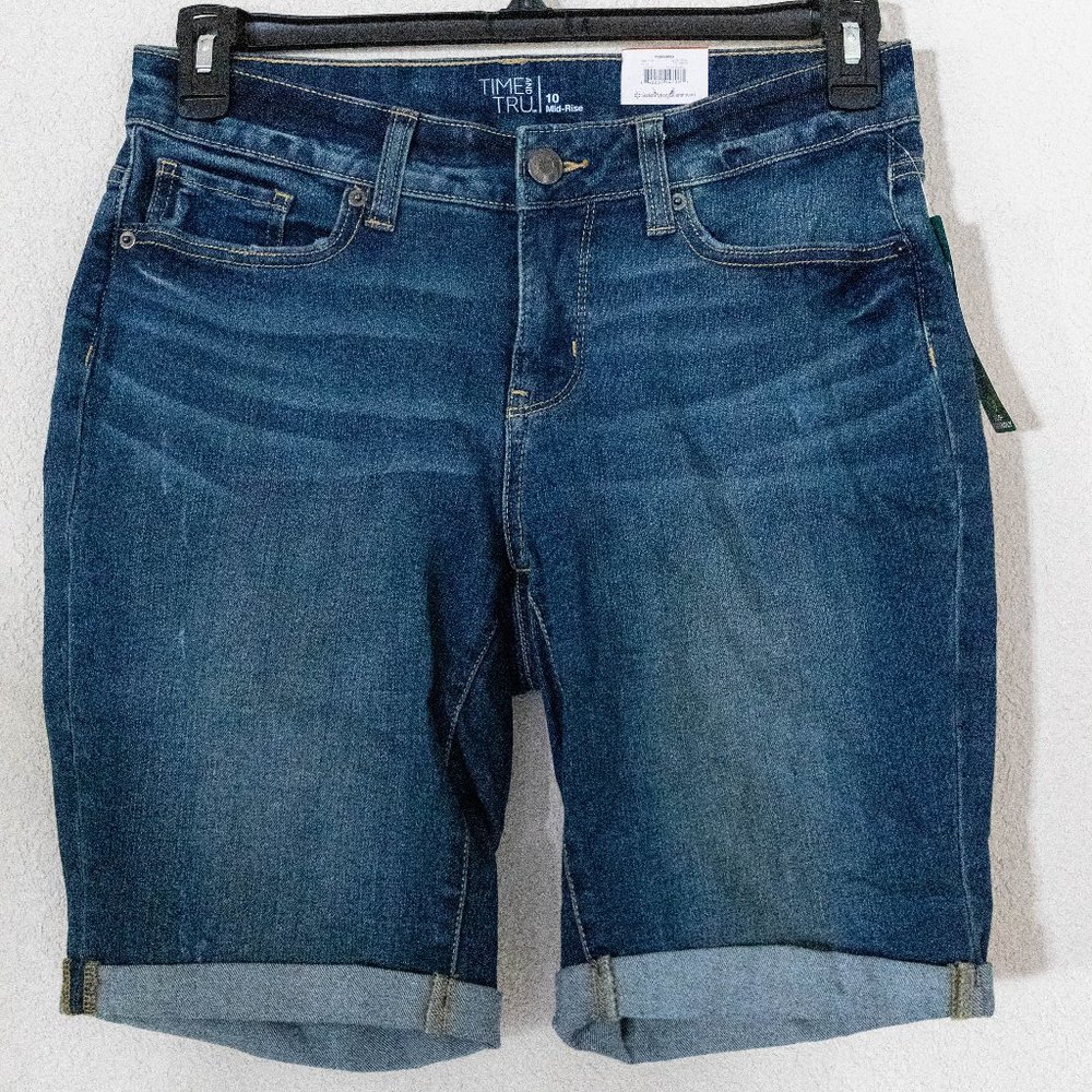 NWT Bermuda Shorts Size 10 Medium Wash